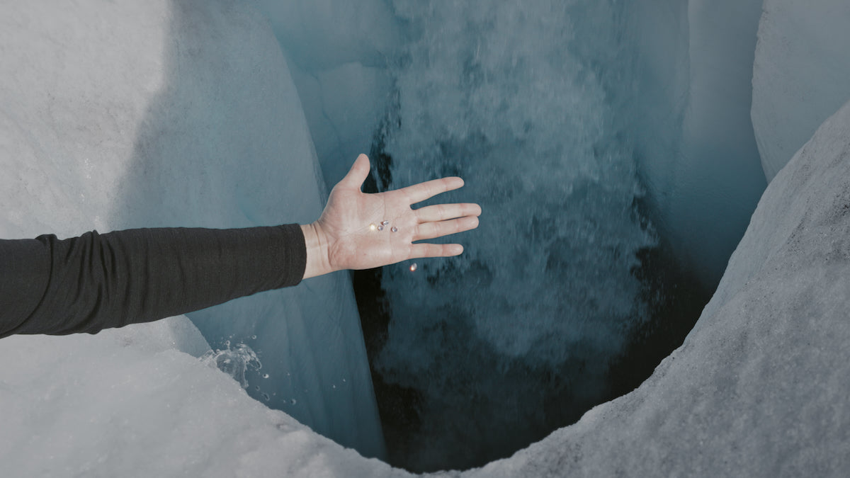 Julian Charrière, Pure Waste (Videostill), 2021, FHD-Video (16:10), Farbe, Stereoton, 5:30 min, © der Künstler / VG Bild-Kunst, Bonn 2026