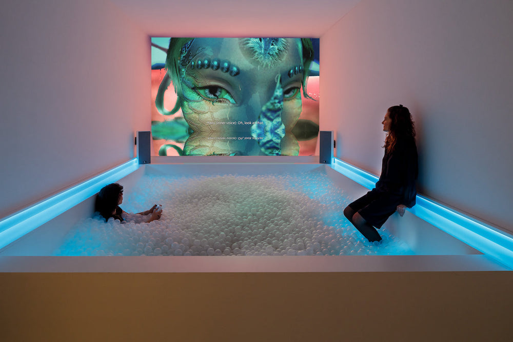 Keiken, Morphogenic Angels, 2023, HD-PC-Spiel mit Xbox-Controller, Dauer ca. 50-70 min, Installationsansicht, Choose your Player, © Zeppelin Museum Friedrichshafen, Foto: Markus Tretter