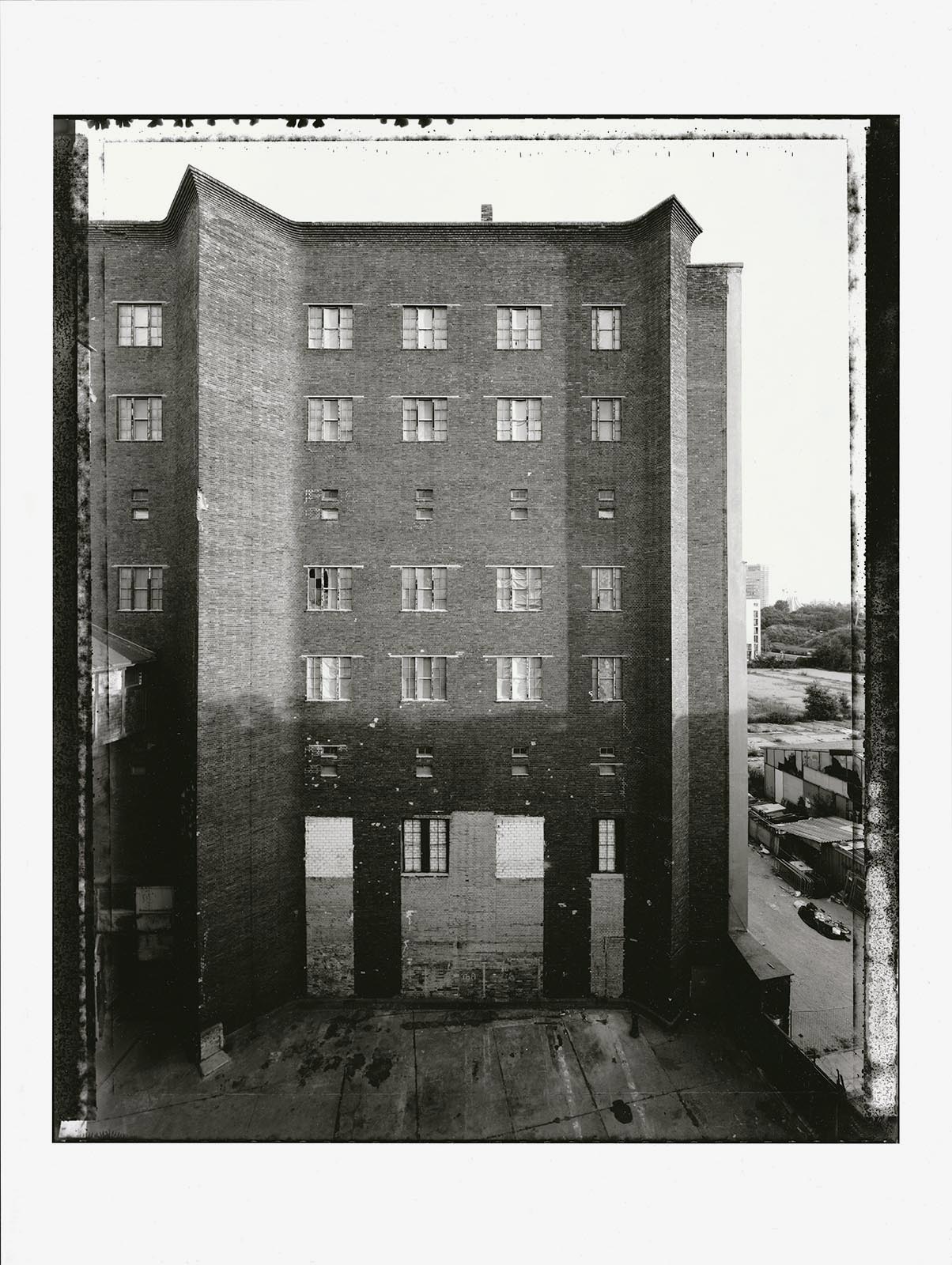 Harf Zimmermann, THE E, Edition & Special Edition, Silbergelatine, Handabzüge des Künstlers, gestempelt, nummeriert und signiert auf der Rückseite, Kunsteditionen
Fine Art Photography
Special Edition

